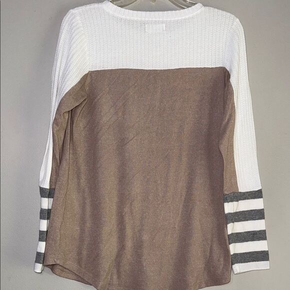 Maurices Cream and Brown Long Sleeve T-Shirt - Picture 10 of 10